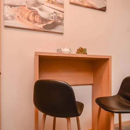 Apartment Dream - The Library - 3-bdr, 2-bthr By Flat Mаnager